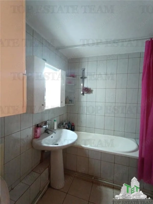 Oferim spre inchiriere un apartament deosebit decomandat cu 2 camere si balcon in sect. 6, in zona D - imagine 5