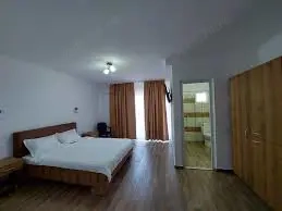 Pensiune de vanzare in Venus - imagine 2