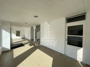 Spatiu comercial P+E1,  700 mp + parcare, zona Iulius Town - imagine 3