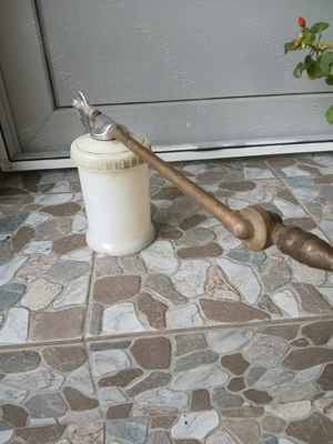 Pistol pneumatic pentru lichide cu un grad mai ridicat de viscozitate...uleide exemplu...!