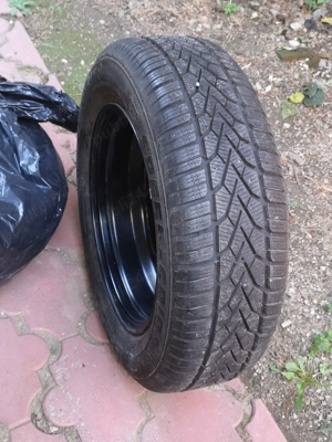 Vind 2 anvelopele Semperit, iarna m+s, 195 65 15, cu geanta de tablă, aproape noi. 