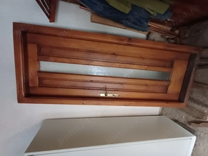 Vand usi noi din lemn masiv