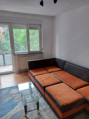 Închiriez apartament cu 3 camere, în Arad, ultacentral. Preț 270 Euro