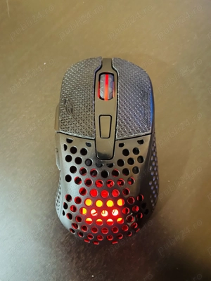 Mouse gaming Xtrfy M4 Wireless   modificat cu Lizard Skins DSP