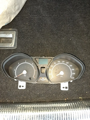 Ceasuri bord FORD FIESTA 2012,pompa apa - imagine 3