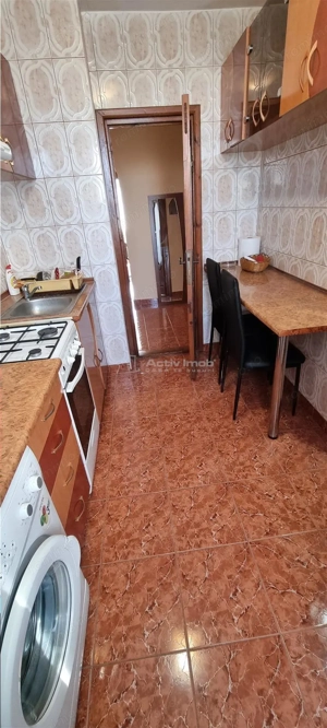Apartament 3 camere decomandal Central langa Piata Centrala - imagine 7