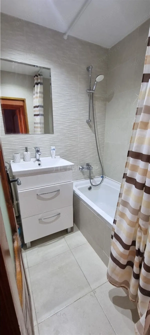 Apartament 3 camere decomandal Central langa Piata Centrala - imagine 12