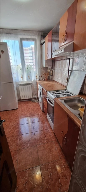 Apartament 3 camere decomandal Central langa Piata Centrala - imagine 6