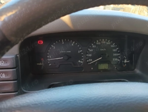 Vând Land Rover Discovery 2