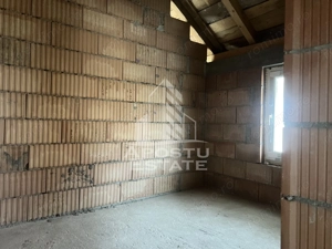 Casa individuala la rosu, teren 700mp, Giarmata - imagine 8