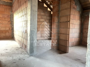 Casa individuala la rosu, teren 700mp, Giarmata - imagine 2