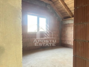 Casa individuala la rosu, teren 700mp, Giarmata - imagine 3