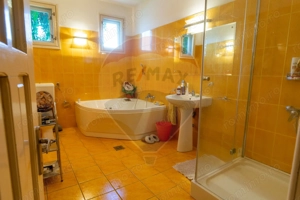 Casă / Vilă cu 10 camere si teren generos, Sos. Salaj - imagine 19