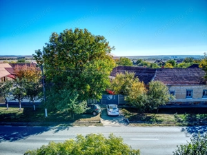 Casă cu potențial, teren generos, poziție bună, în Pișchia - imagine 10