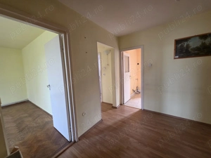 Apartament 3 camere decomandat et 3   Deva, str. Progresului 66 mp utili + balcon Vedere spre Cetate - imagine 2