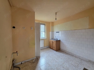 Apartament 3 camere decomandat et 3   Deva, str. Progresului 66 mp utili + balcon Vedere spre Cetate - imagine 5