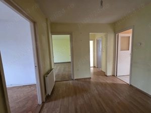 Apartament 3 camere decomandat et 3   Deva, str. Progresului 66 mp utili + balcon Vedere spre Cetate