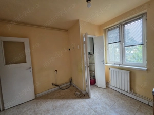 Apartament 3 camere decomandat et 3   Deva, str. Progresului 66 mp utili + balcon Vedere spre Cetate - imagine 6