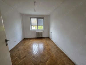 Apartament 3 camere decomandat et 3   Deva, str. Progresului 66 mp utili + balcon Vedere spre Cetate - imagine 13