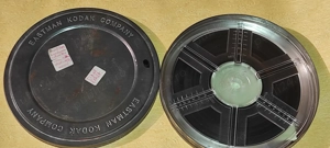 rola pelicula 8 mm pt. aparate proiectie CUTIE metalica KODAK  ROLA PLASTIC EUMIG -  - imagine 1