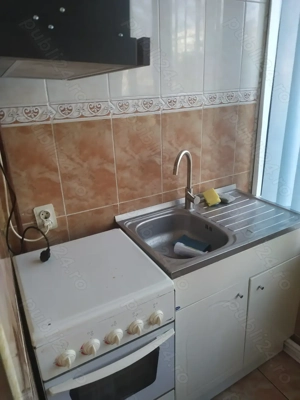 Persoană fizică închiriez apartament