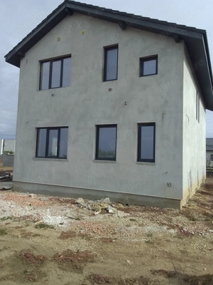 Casă de vânzare  - imagine 2