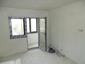 Apartament DECOMANDAT suprafata mare 65 mp de renovat - imagine 2