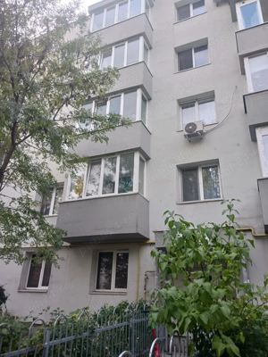 Vand apartament 3 camere an 1982 - zona Dristor