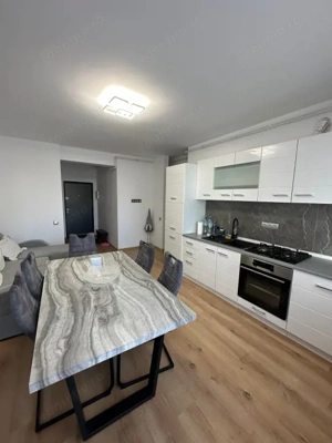 Apartament de vânzare cu 3 camere, 54 mp , balcon, zona Terra!
