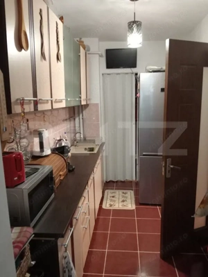 Apartament cu 3 camere, decomandate, etaj 1, bloc din cărămidă - imagine 5