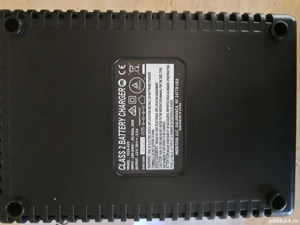 Pistol electric silicon parbriz Power Push cu acumulator și încărcător - imagine 5