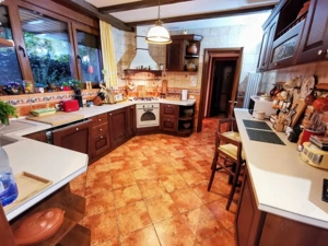 Casă spațioasă și elegantă în Dămăroaia- Jiului- Izbiceni- Comision 0% - imagine 10 Casă spațioasă și elegantă în Dămăroaia- Jiului- Izbiceni- Comision 0% - imagine 10