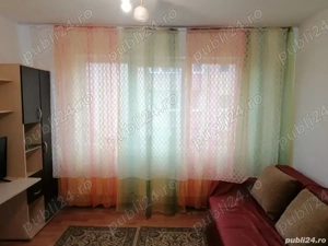 Proprietar vand garsoniera 17mp, zona umt str babadag nr 2 bl 4 et 2