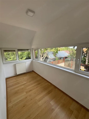 Casa cu 5 camere situata  #238;n Ploiesti, aproape de centrul orasului si de Prahova Value Centre