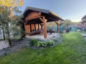 Casa cu 3 camere,baie, bucatarie,anexe.pivniță teren 800 mp - imagine 2