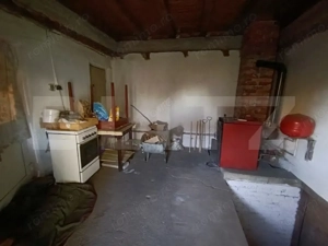 Casa cu 3 camere,baie, bucatarie,anexe.pivniță teren 800 mp - imagine 10