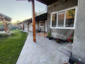 Casa cu 3 camere,baie, bucatarie,anexe.pivniță teren 800 mp - imagine 3