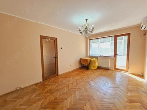 Tiglina 1, 3 camere Etajul 3, Balcon Generos