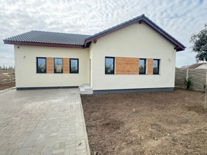 Casă individuală pe parter   Moșnița Nouă | Toate utilitățile | Comision 0% - imagine 2