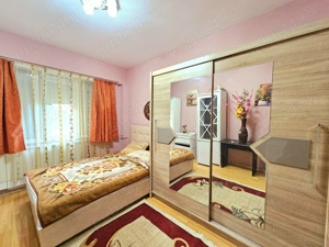 Camera Moderna Bloc Camin Zona Port  - imagine 3