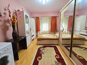 Camera Moderna Bloc Camin Zona Port