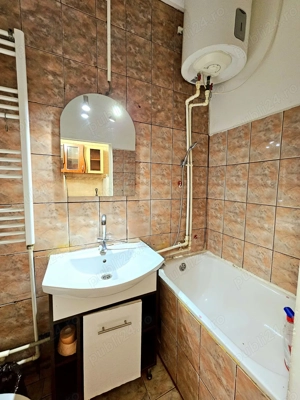 Camera Moderna Bloc Camin Zona Port  - imagine 9