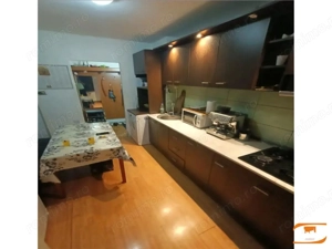 Etaj 1, apartament 4 camere, Dambovita centrala proprie