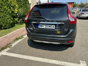 Volvo XC60 2.4 D4 AWD  - imagine 5