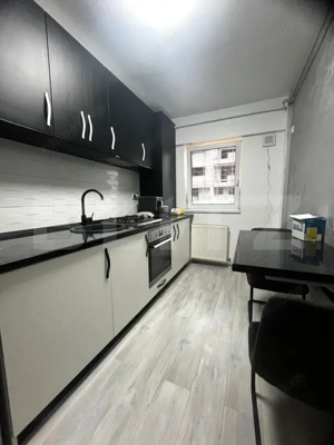 Apartament de 2 camere, decomandat, 42 mp, zona platoul Galata
