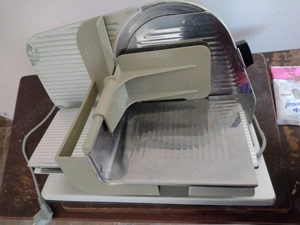 Vând feliator preparate alimentare 