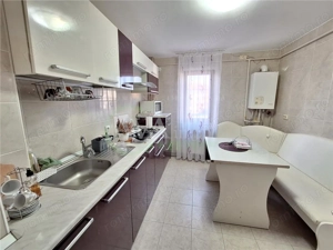 Apartament  3 camere semidecomandat, renovat si semi-mobilat, zona Cora-Bacau - imagine 7