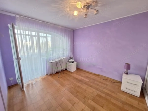 Apartament  3 camere semidecomandat, renovat si semi-mobilat, zona Cora-Bacau - imagine 12