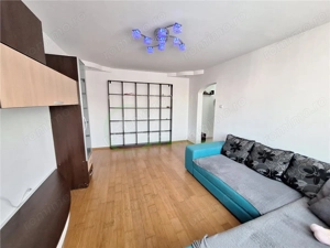 Apartament  3 camere semidecomandat, renovat si semi-mobilat, zona Cora-Bacau - imagine 2