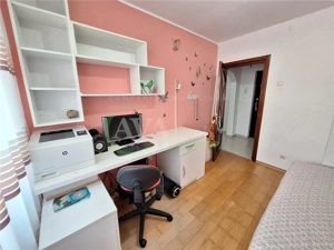 Apartament  3 camere semidecomandat, renovat si semi-mobilat, zona Cora-Bacau - imagine 6